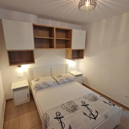 Apartment Amfora Gdinj