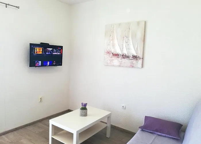 Amfora شقة Gdinj
